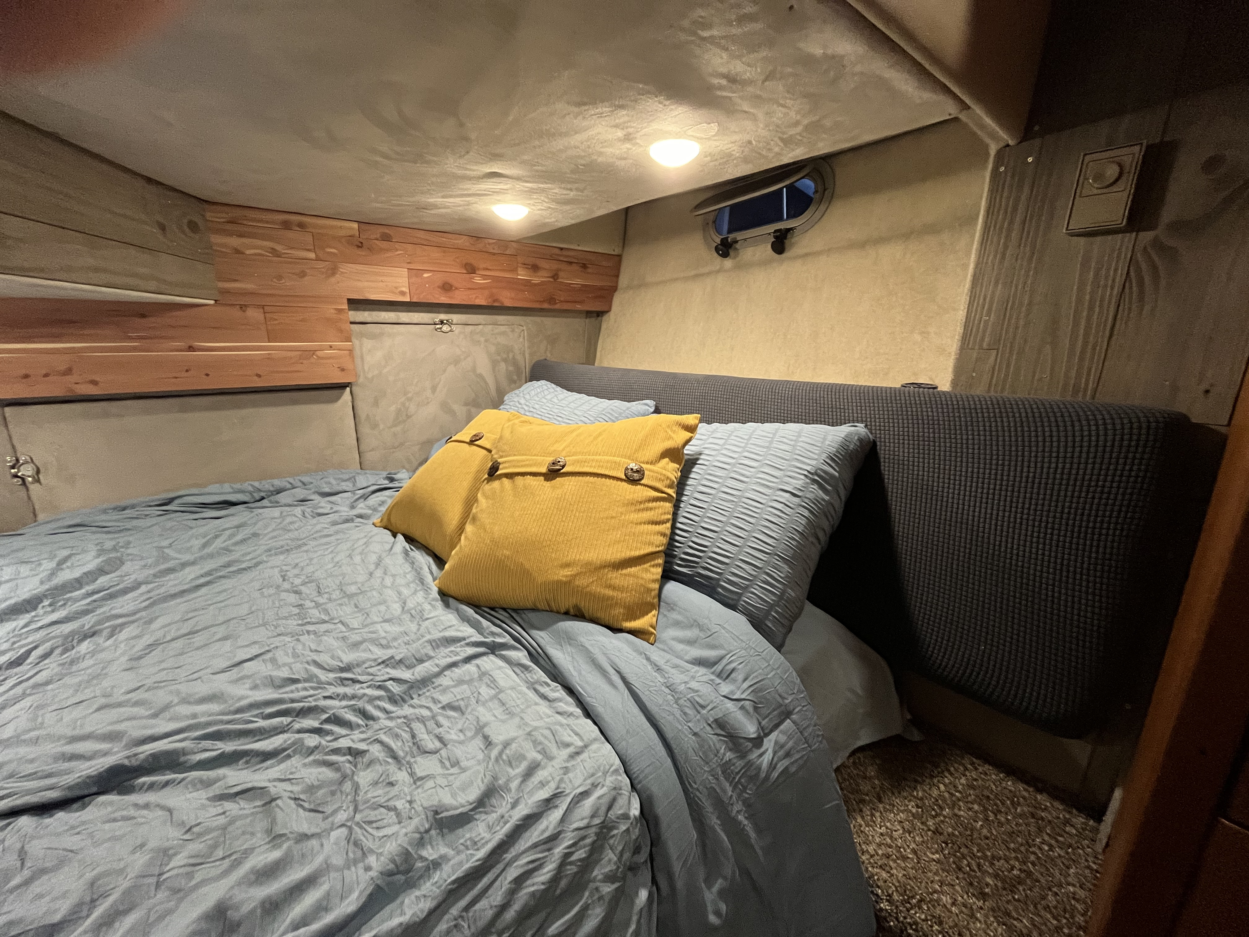 Master stateroom bedroom aboard Big Betty Bayliner 3988