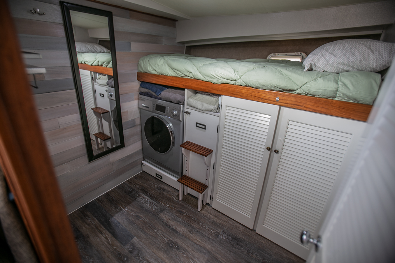 Galley aboard 1972 Pacemaker Sport Fish 40 charter