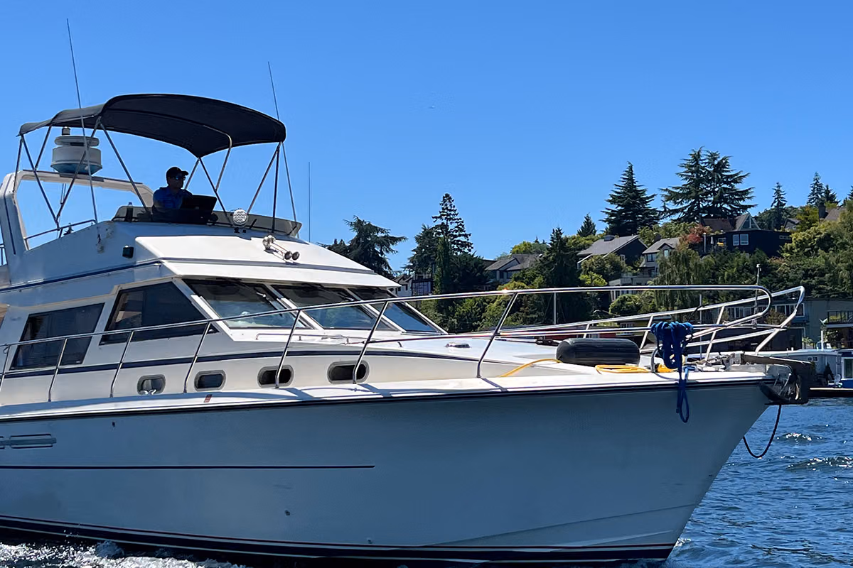 1986 Viking Princess 385 - private yacht charter in Seattle, WA